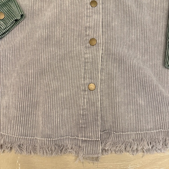 Green and Gray Utility Jacket with Durable Design Colorblock 90’s Distressed - Picture 3 of 11